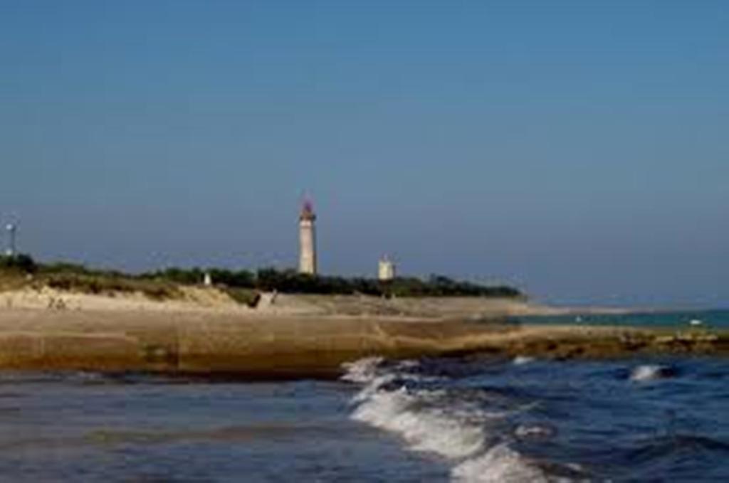 Maison Retaise Pres De La Plage Сен-Клеман-де-Бален Экстерьер фото